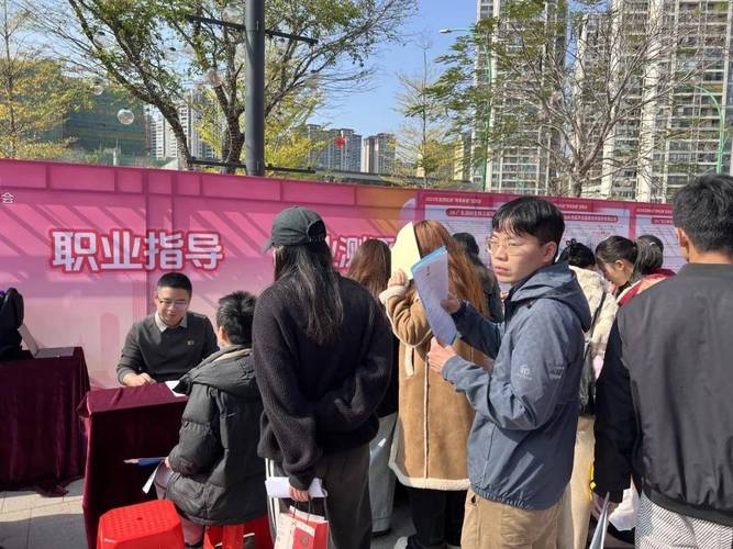 2025年广州市白云区人民政府龙归街道办事处第一次招聘人员